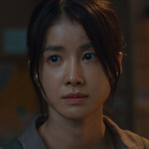 Lee Si-young as Seo Yi-kyung: